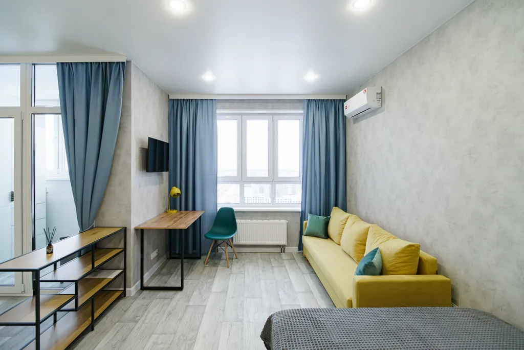 Студия с видом на город и Волгу