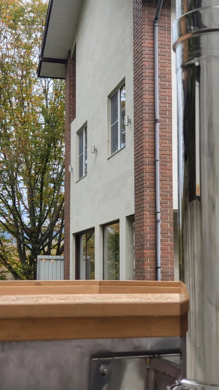 Уютный дом с баней, чаном и видом на горы