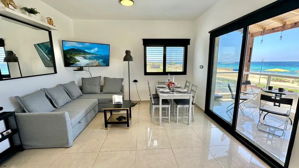 GW951 Квартира с балконом с видом на море (Gugel Waves Nahariya)