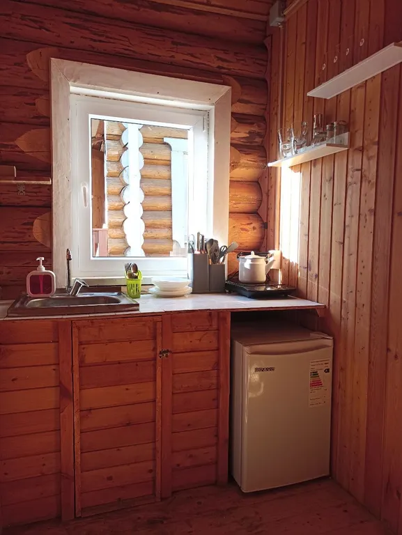 Двухкомнатный домик в 7 мин. от моря в тени деревьев с парковкой (№3)