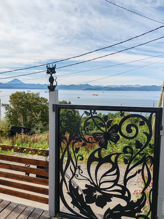 Домик с видом на море