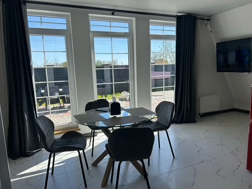 Коттедж Милый дом Лоренс Хаус — Сальское