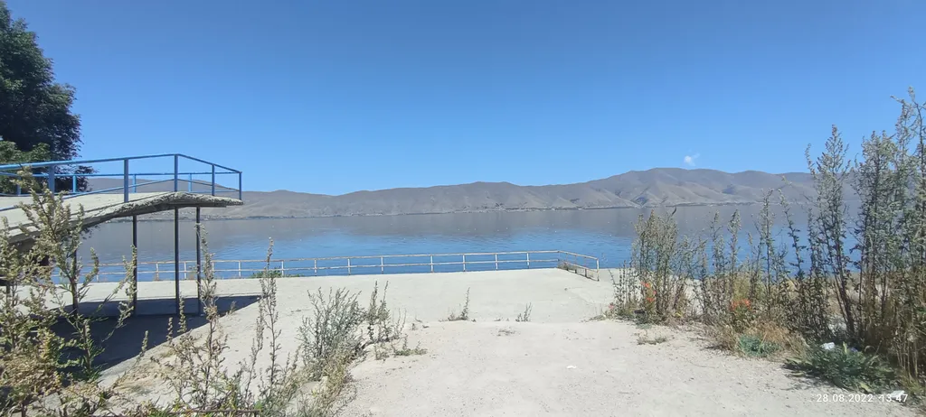 Уютная студия  с балконом в самом сердце Еревана