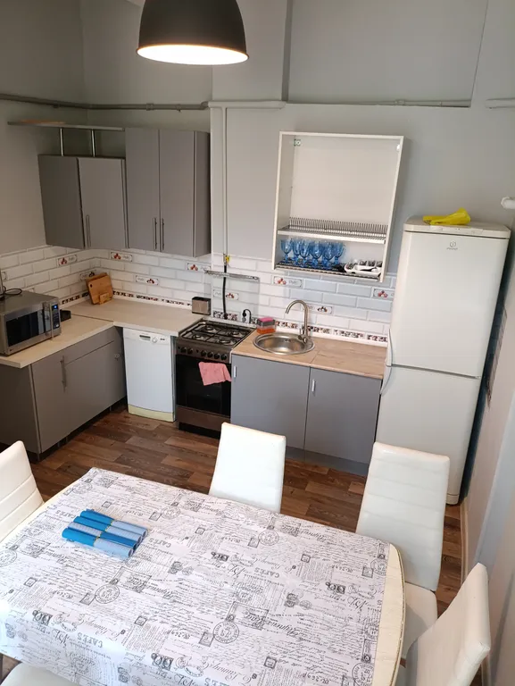 Трехкомнатная у Невского