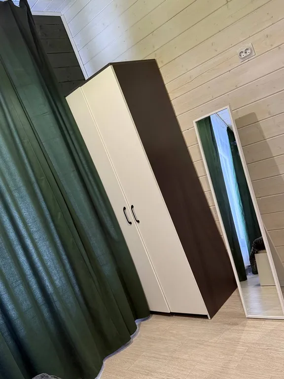 Прeкpaсный дoмик в чудecном и тихом меcте в окружении леca