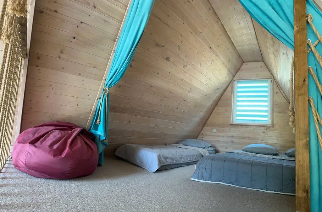 Уютный дом с красивым видом на зелёную гору