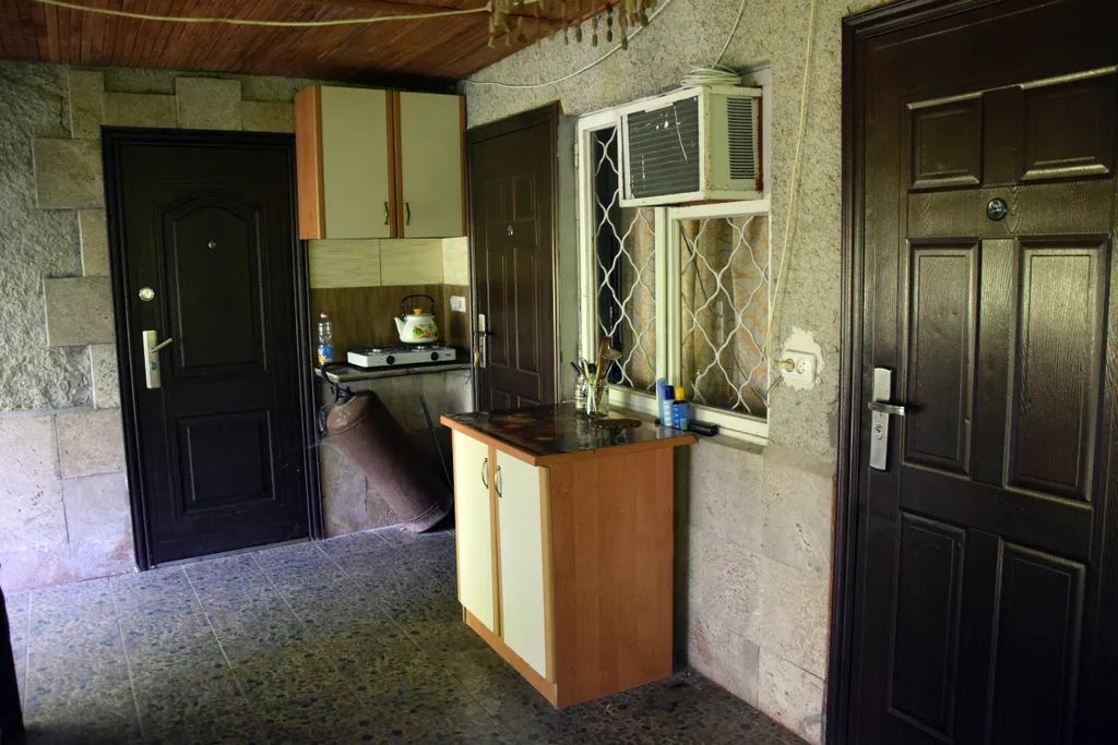 Двухкомнатный домик с видом в сад