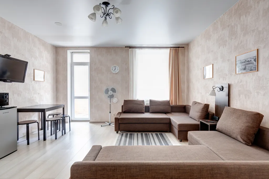 Сто метров до метро Космонавтов