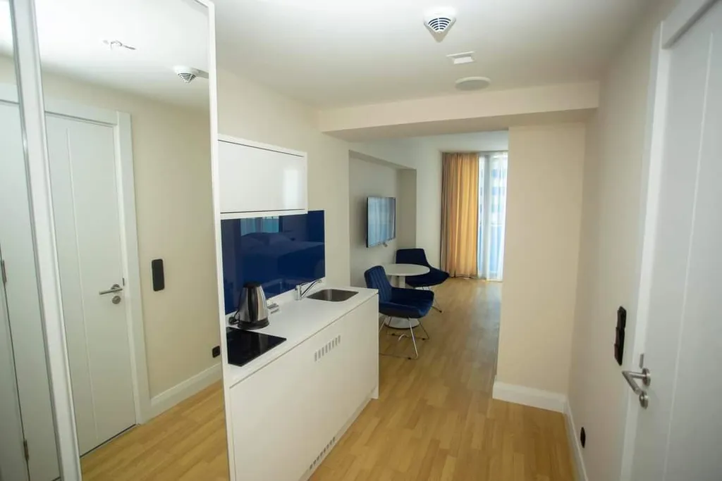 Апартаменты в Орби Сити с видом на море, на первой линии моря