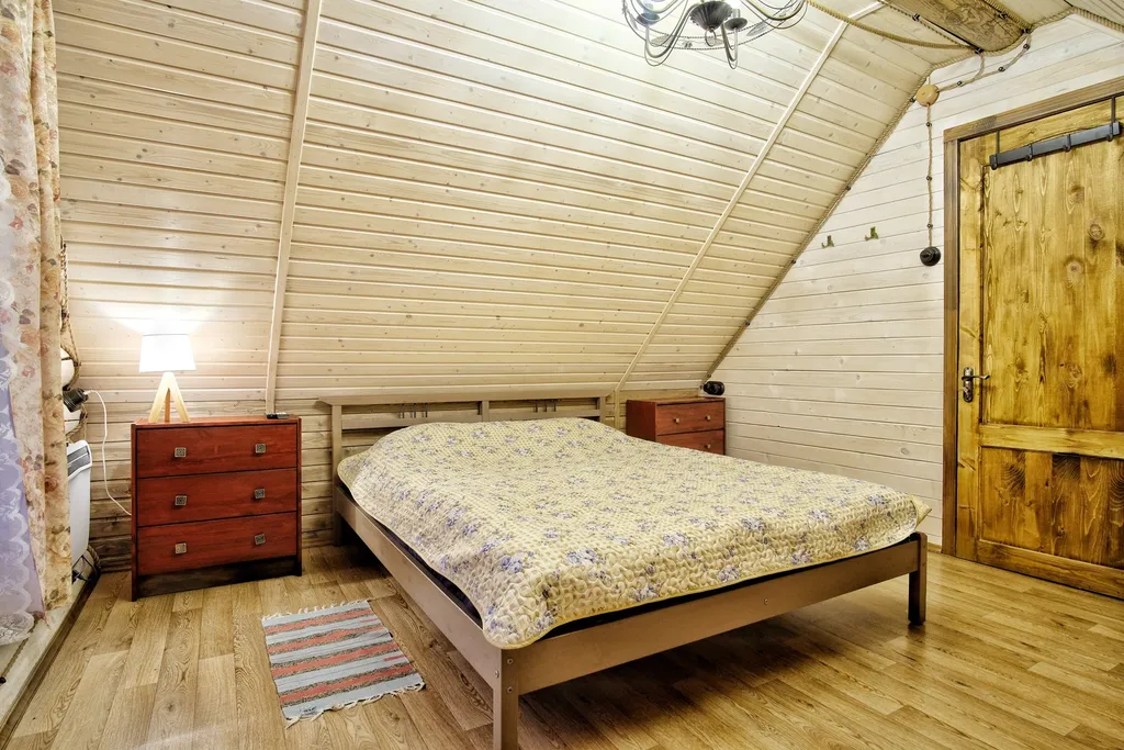 Уютный коттедж с балконом на шесть человек на берегу озера Селигер