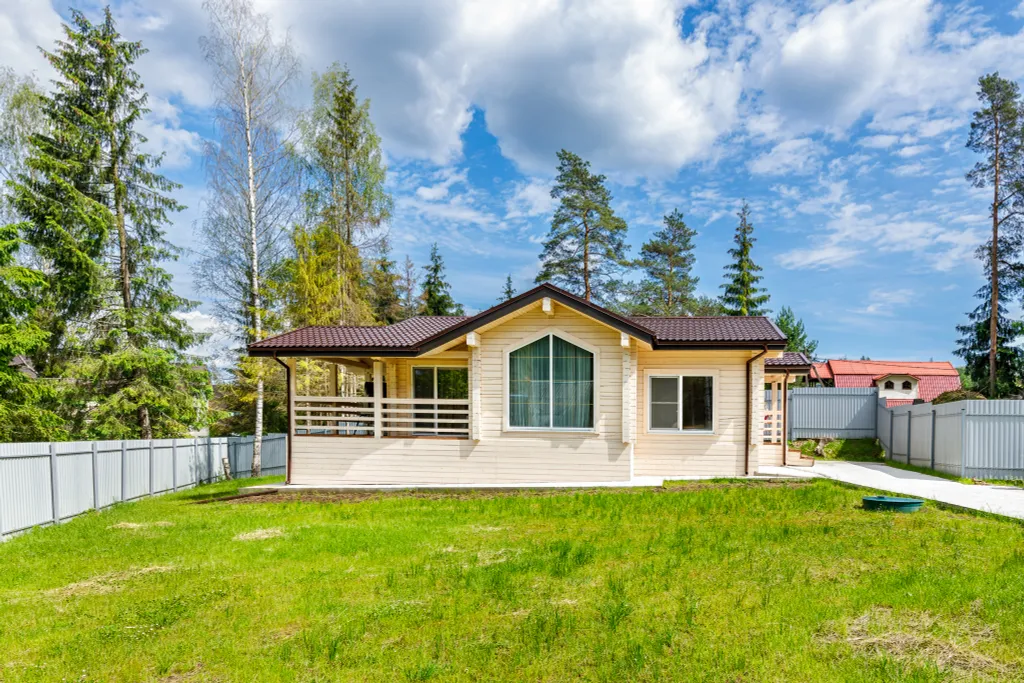 Коттедж с 3 спальнями и большой кухней-гостиной у Охта парка