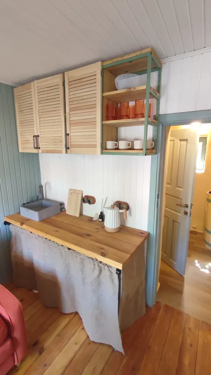 Уютный домик с баней на территории Тихого пруда