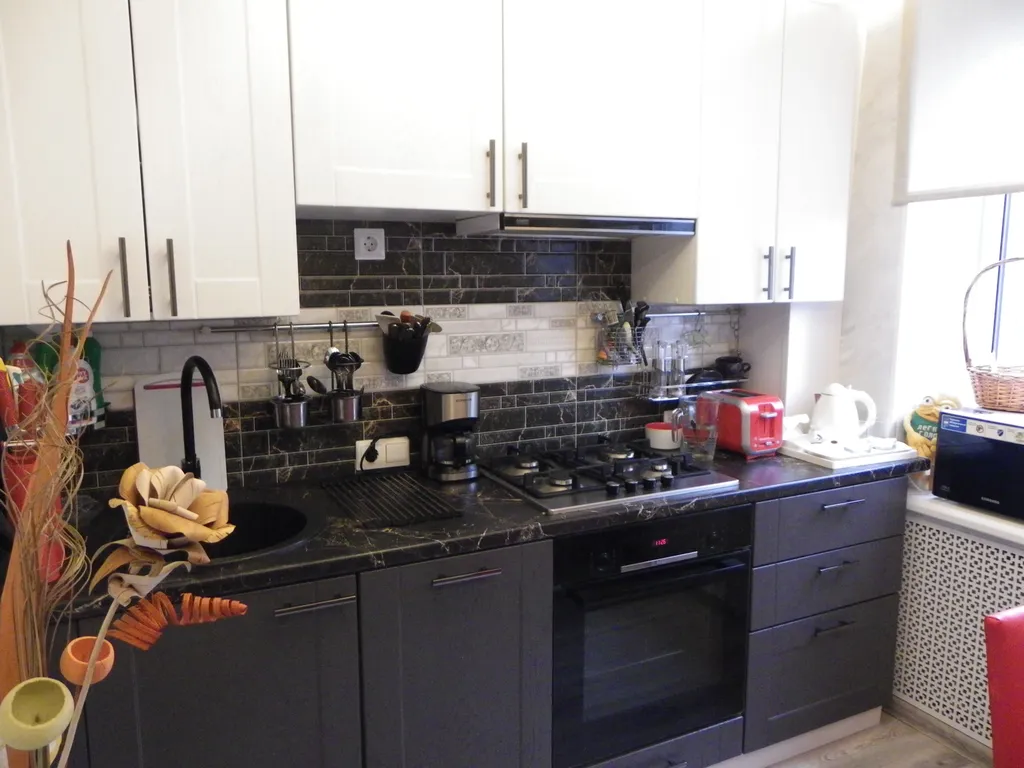 Уютная комната в двухкомнатной квартире