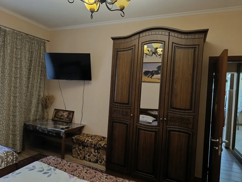 Коттедж Дом утопающий в зелени и очень уютный — Геленджик