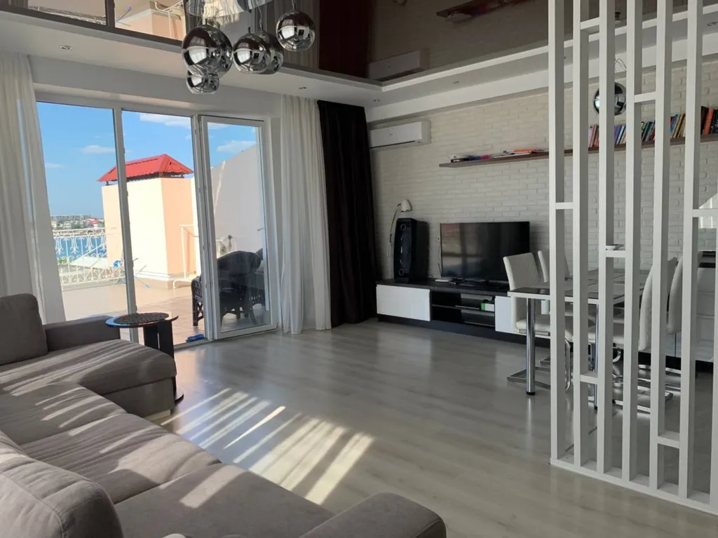 Апартамент с качественным ремонтом и видом на море