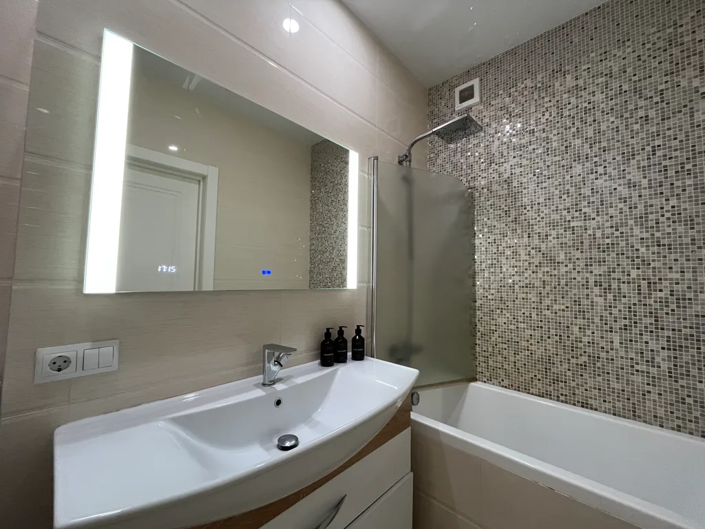 Прекрасная двухкомнатная квартира с видом на море