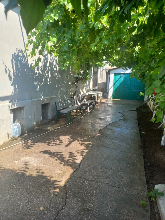 Частный дом в тихом районе