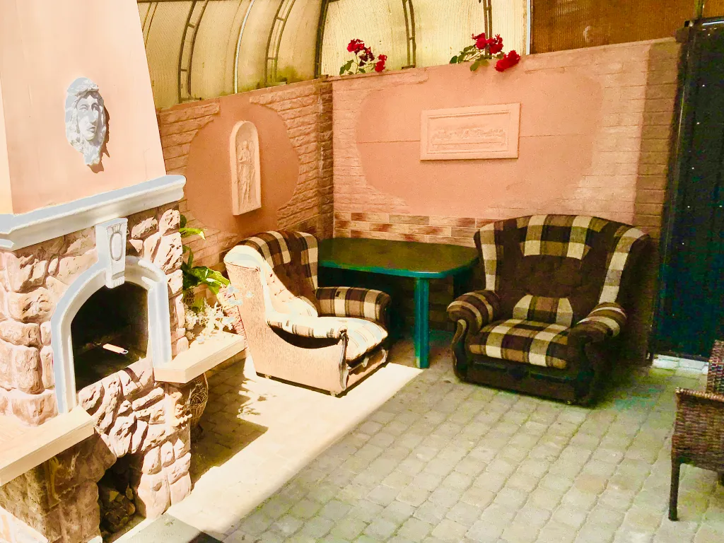 Студия, центр, свой двор, мангал, личная стоянка, бассейн