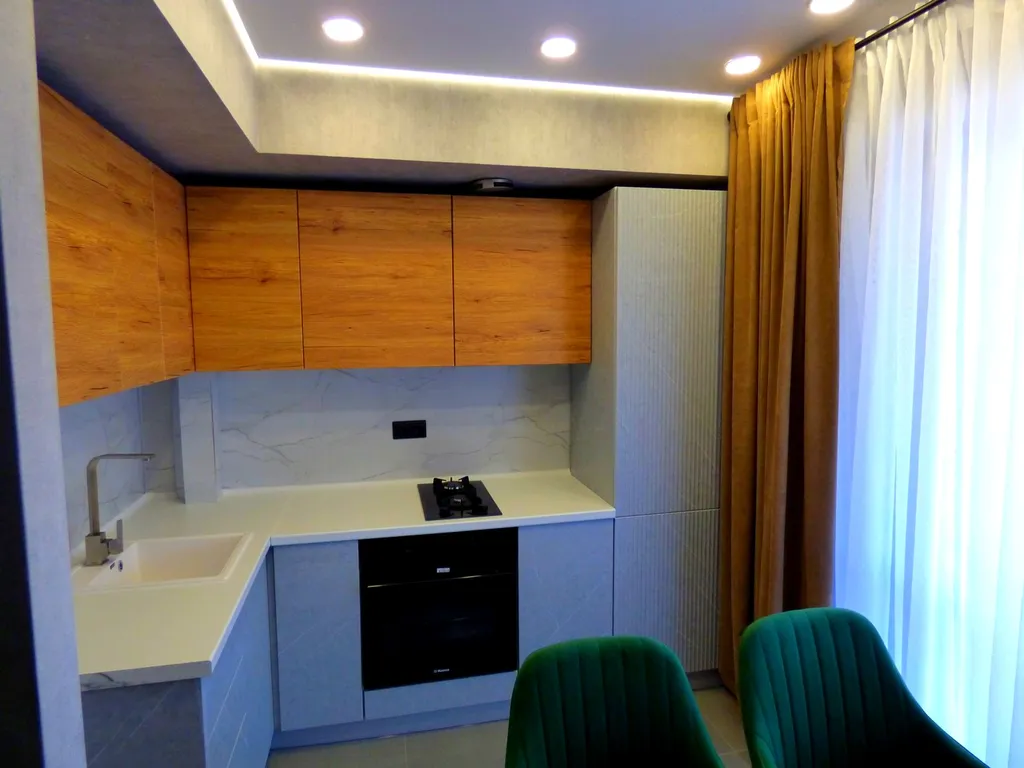 Студия с дизайнерским ремонтом в новом доме на равнине