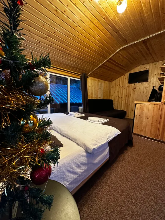 Коттедж Уютный домик с панорамными окнами с видом на лес — Архыз