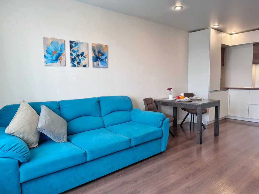 Стильная 2-комнатная квартира-студия в новом доме на берегу реки Вятка