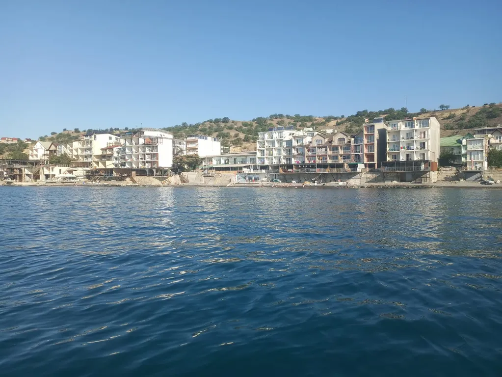 Уютный номер с видом на море на  первой  линии