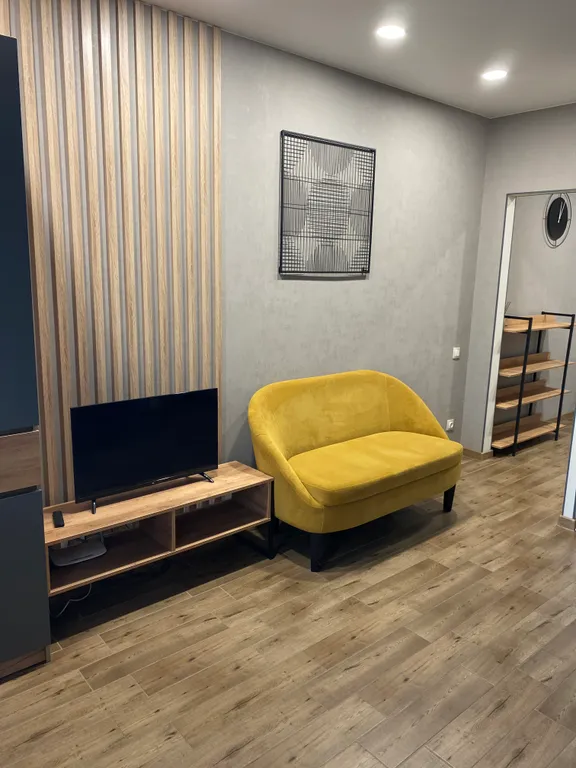 Квартира-студия с новым дизайнерским ремонтов в новом доме