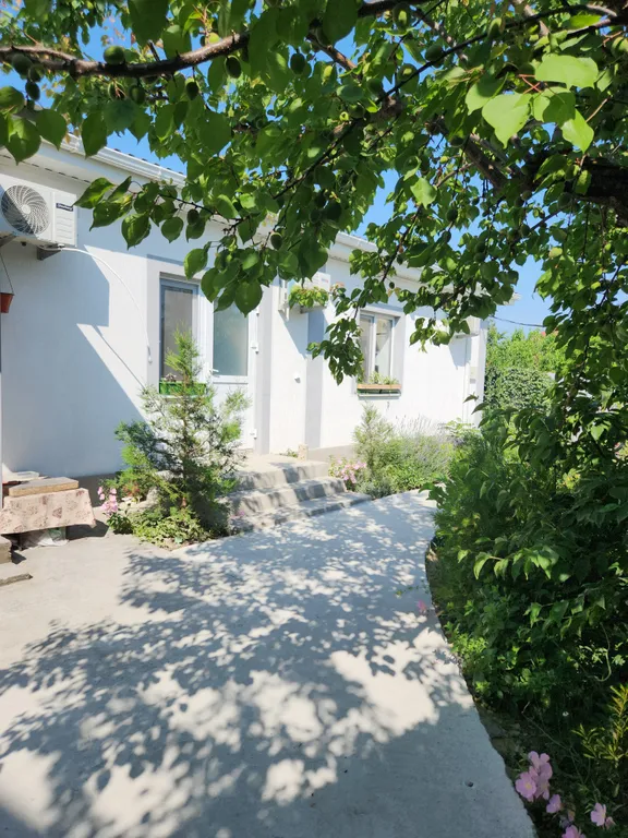 Семейный 3-х комнатный номер в тихом районе