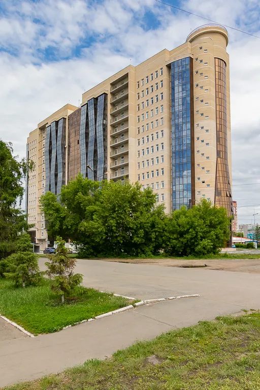 Студия Неоклассика с видом на город