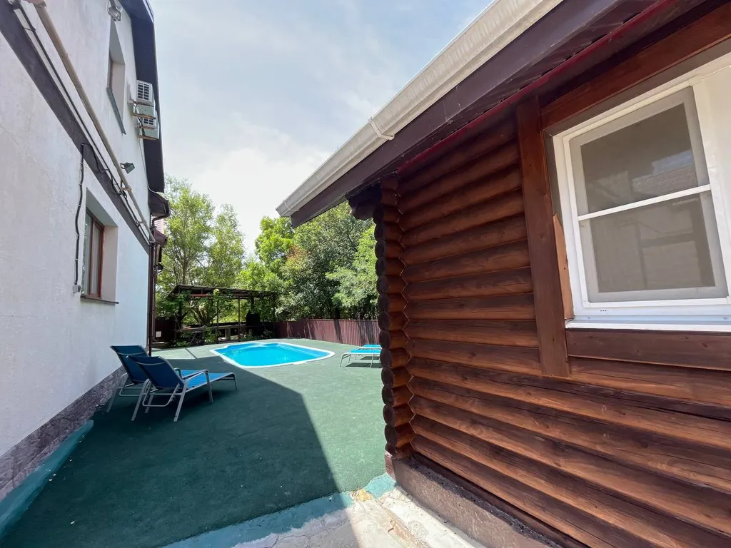 Коттедж Дом для отдыха б — Виноградное