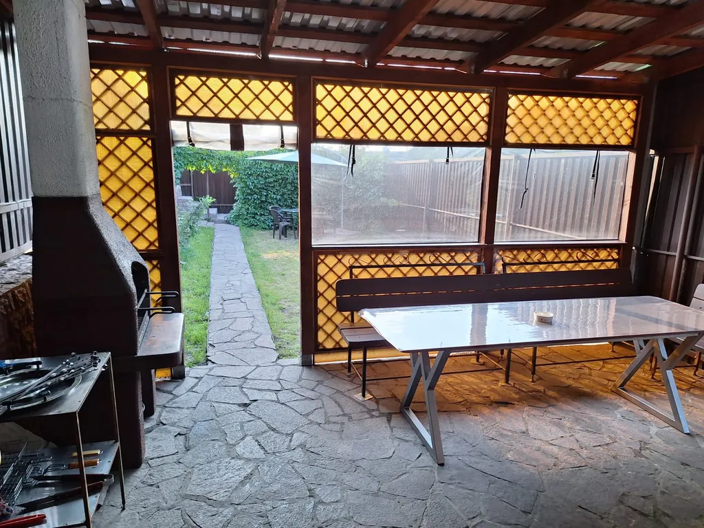 Уютный дом у реки с банным комплексом и бассейном