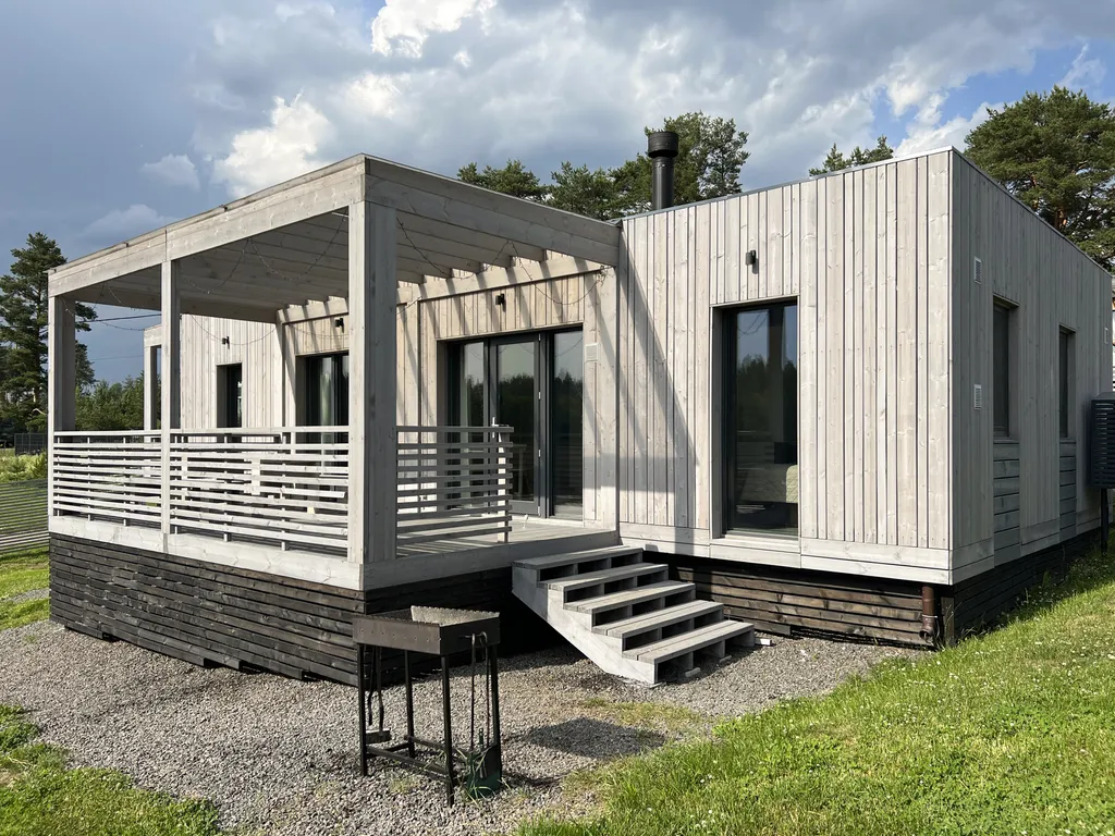 Коттедж Дом на 3 спальни с камином — Стеклянный