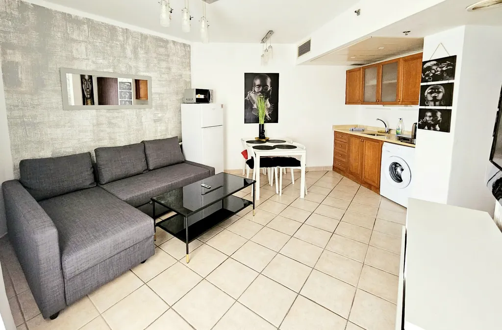 Апартаменты с балконом и видом на море, бесплатная парковка