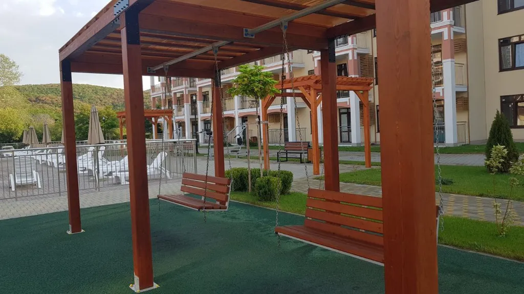 Новая студия-комфорт с бассейном и балконом в ЖК Кипарис Holiday house