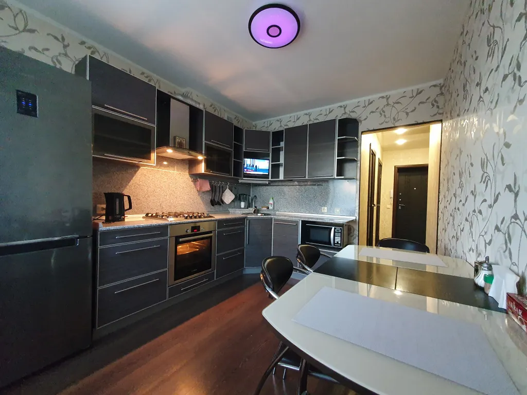 Двухкомнатная уютная квартира рядом с Ледовым и Спортивной ареной