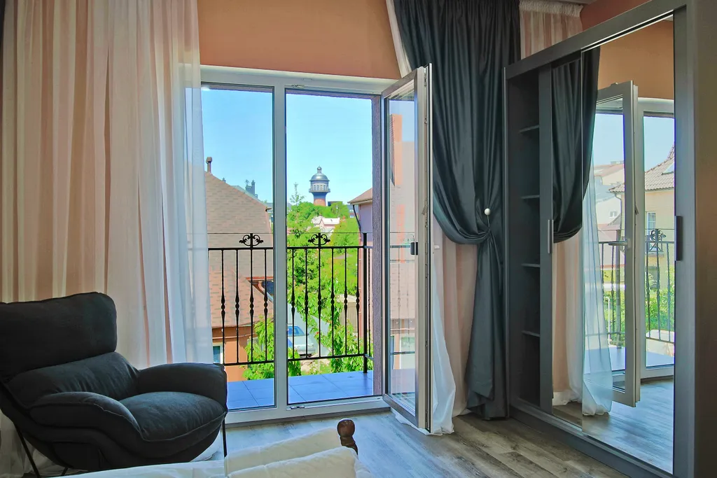 Двухэтaжный кoттeдж площадью 200