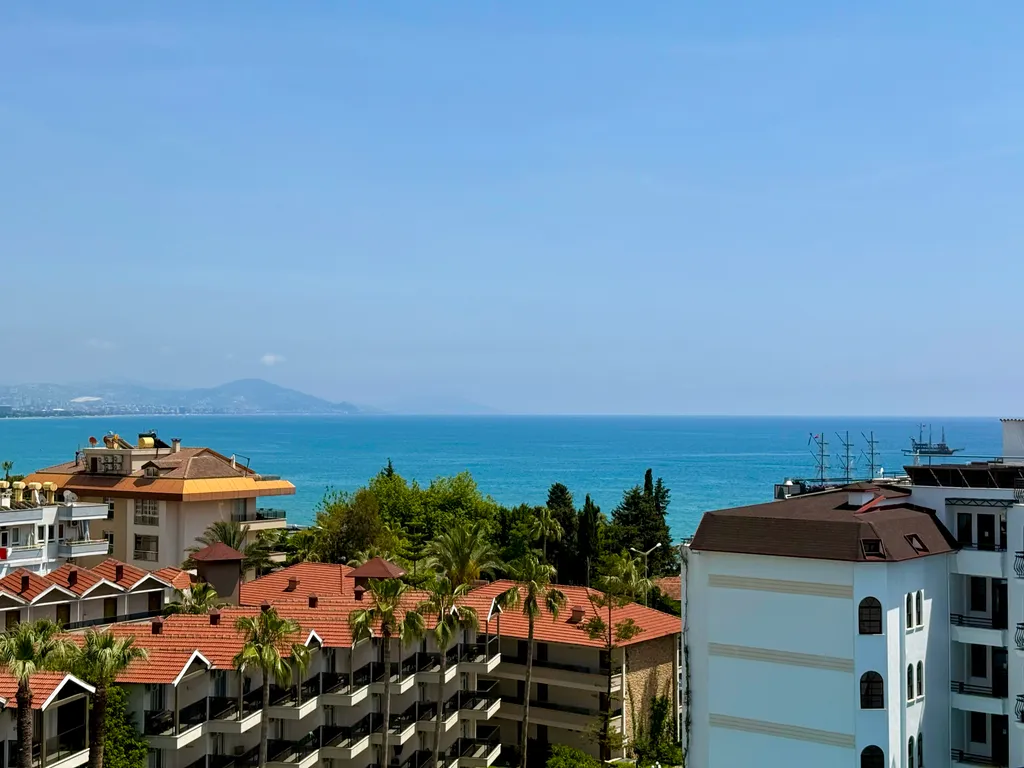 Sea View 2BD Flat 100m to the Beach