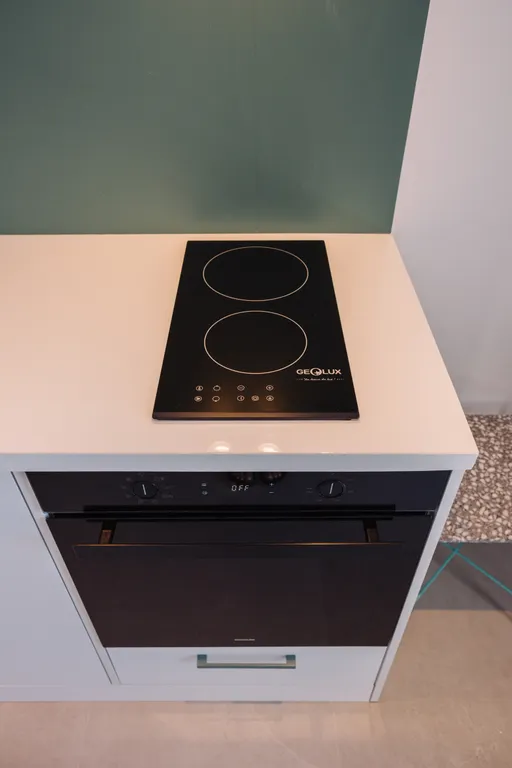 Апартамент с панорамной ванной рядом с морем