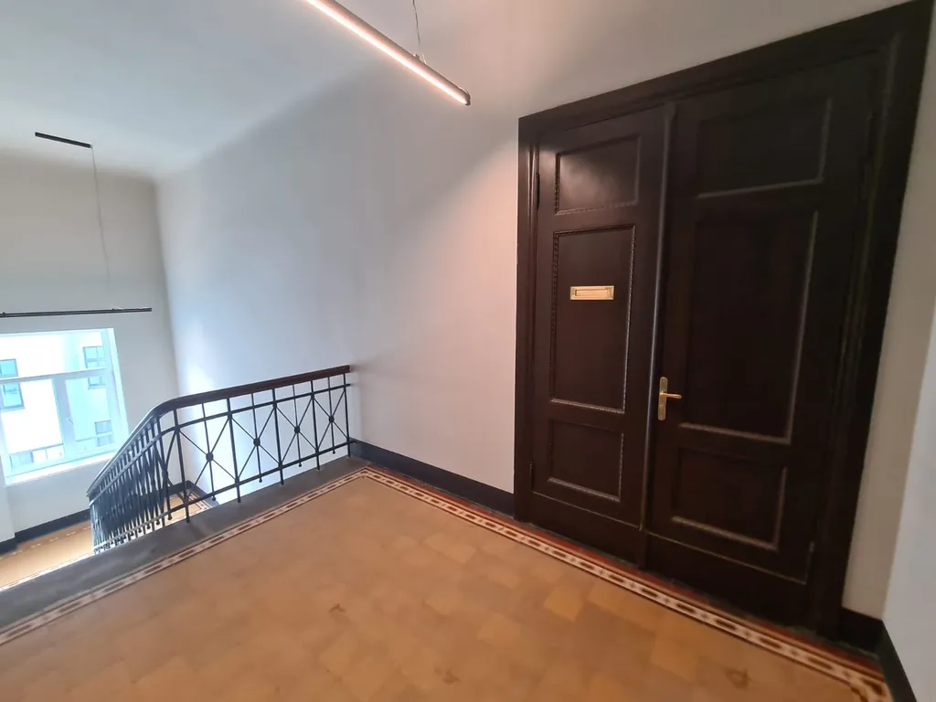 Art Deco One-Bedroom Suite in Library House