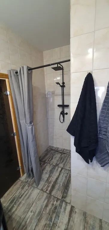 House с панорамной террасой на крыше с видом на море