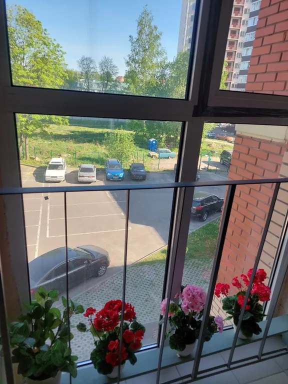 Двухкомнатная квартира возле метро.