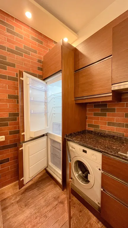 Новая квартира у площади