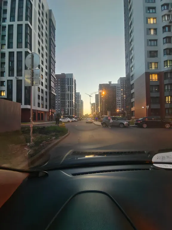 В ЖК Современник с удобным рабочим столом, парковкой
