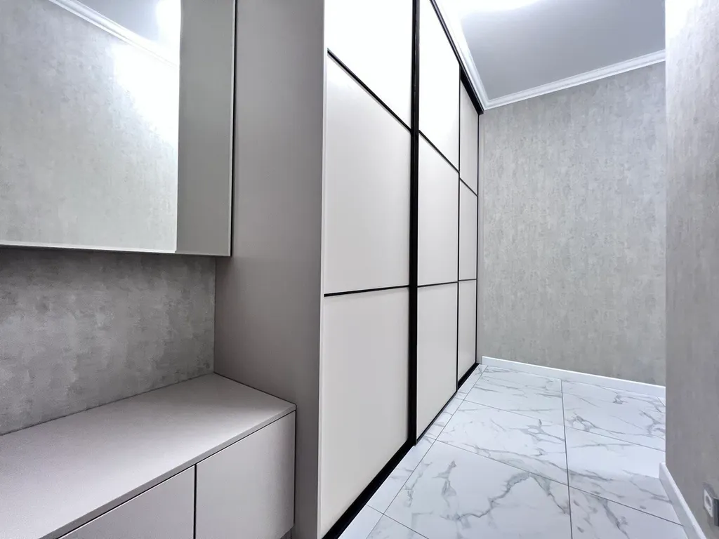 Стильная современная двушка центр