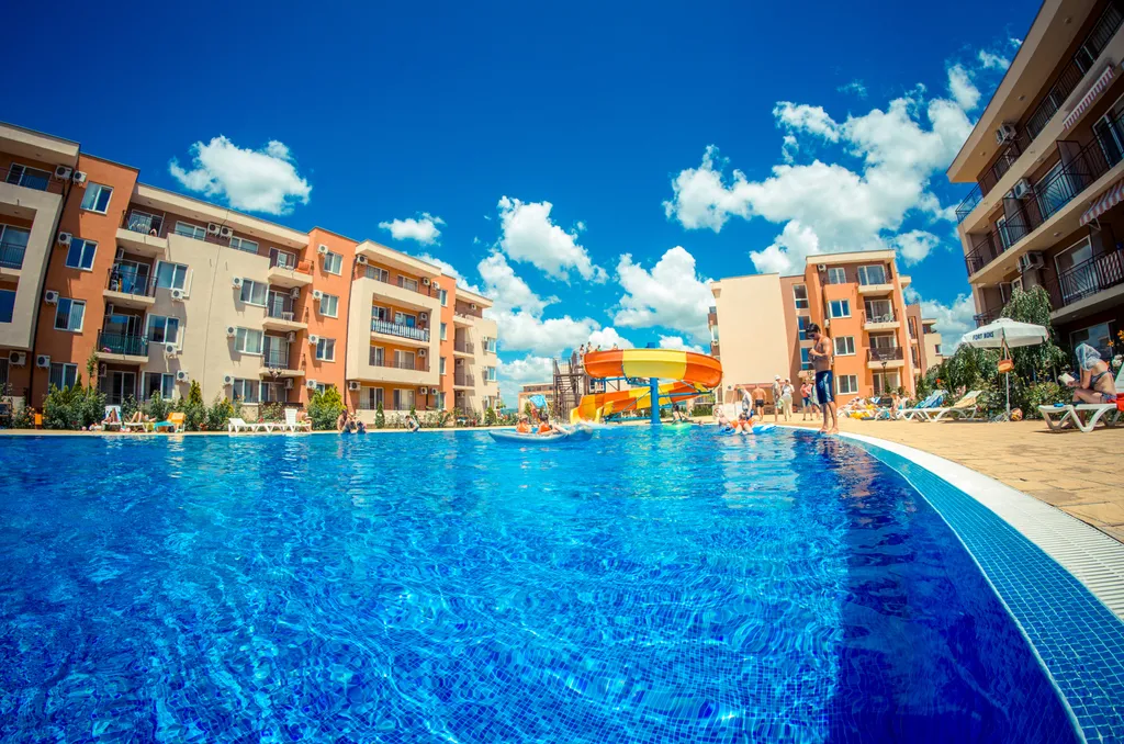 Двухкомнатная квартира у моря Чёрно-белая дача