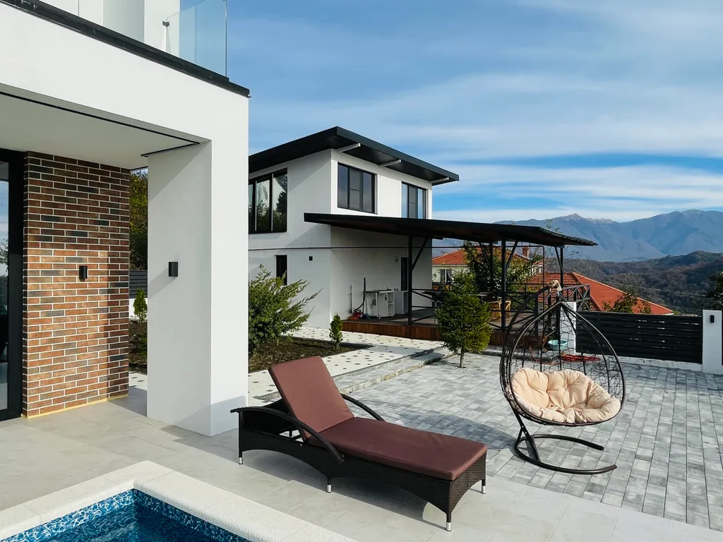 Вилла с бассейном и баней