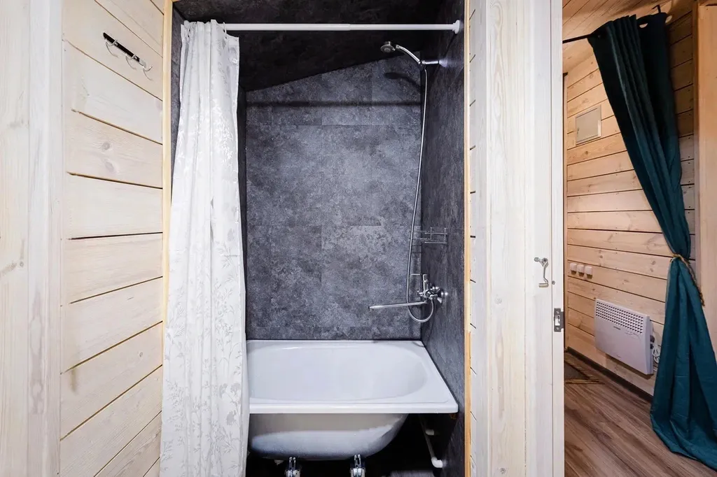 Коттедж с камином и большой террасой