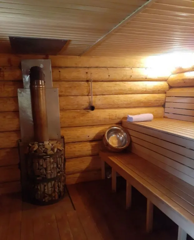 Уютный гостевой дом с баней на берегу озера