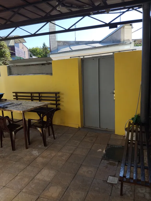 Дом у моря и парка фрунзе