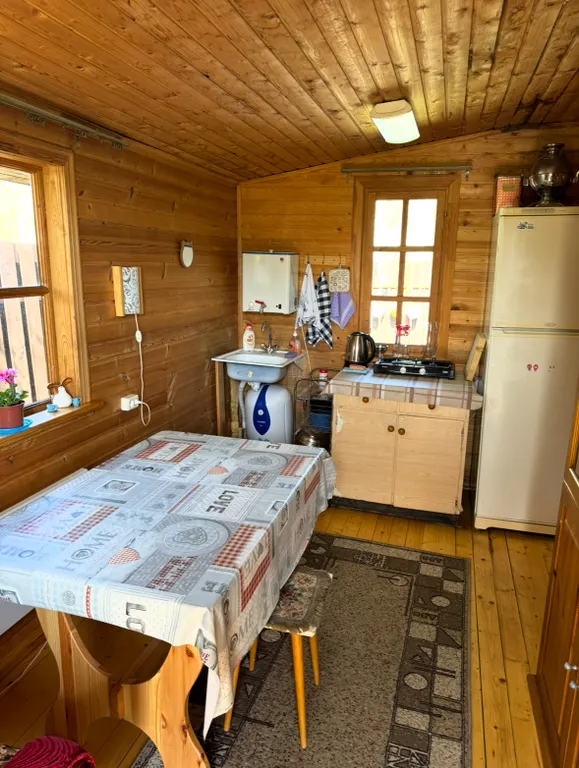 Уютный домик с печью-камином в центре